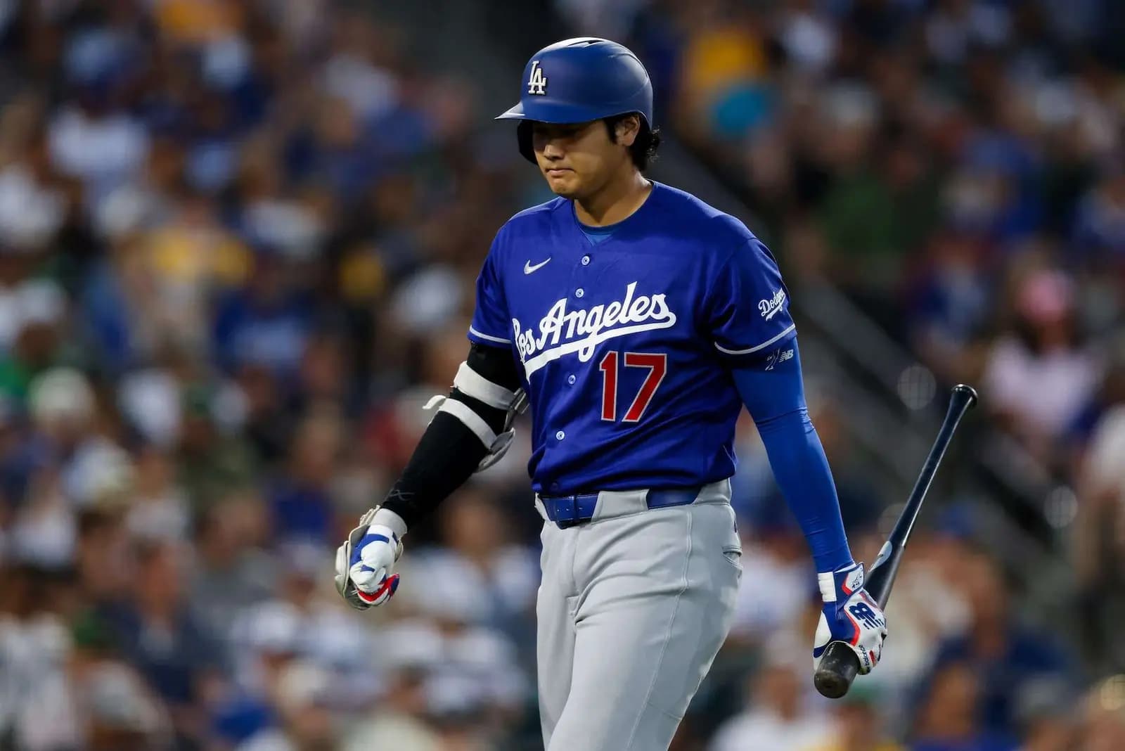 Shohei Ohtani Sale del Juego por Molestia en el Bíceps; Descansará el Sábado