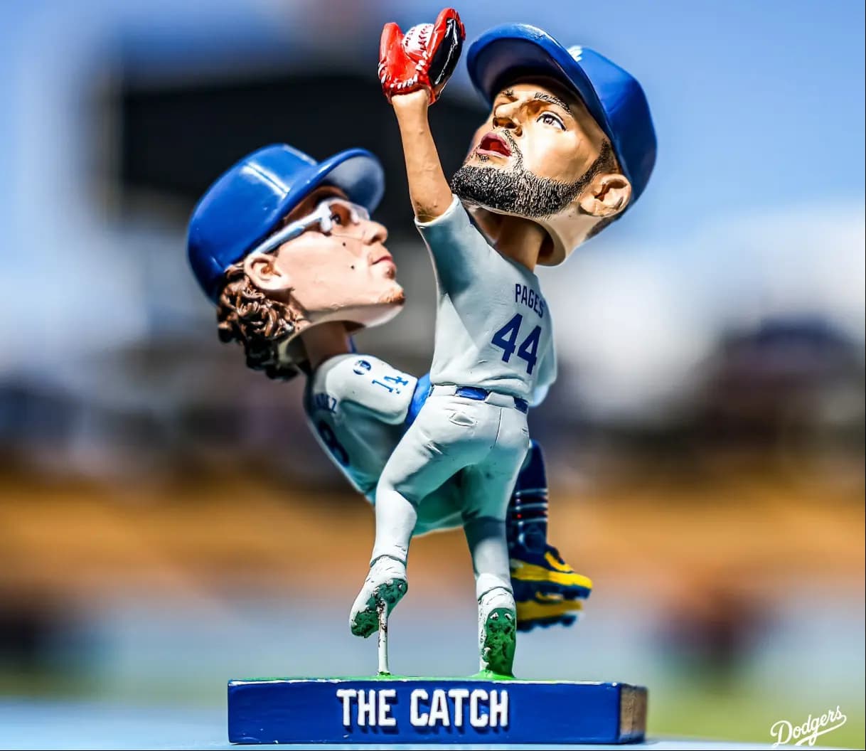 Los Dodgers inmortalizan “The Catch” con un espectacular bobblehead